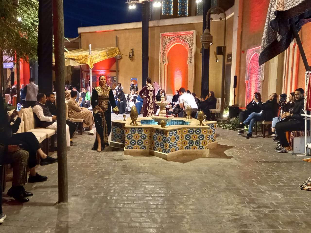 عرض أزياء