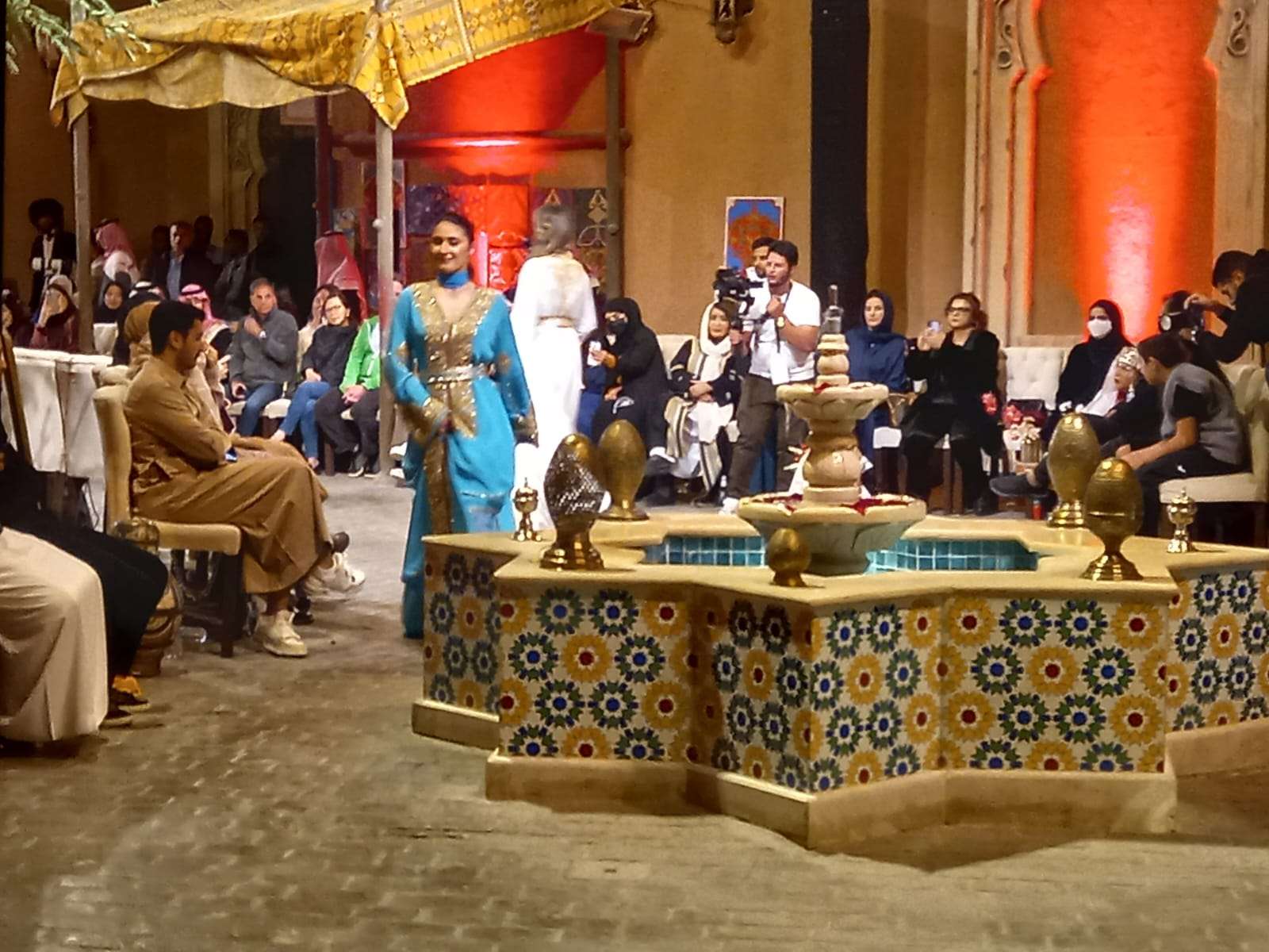 عرض أزياء