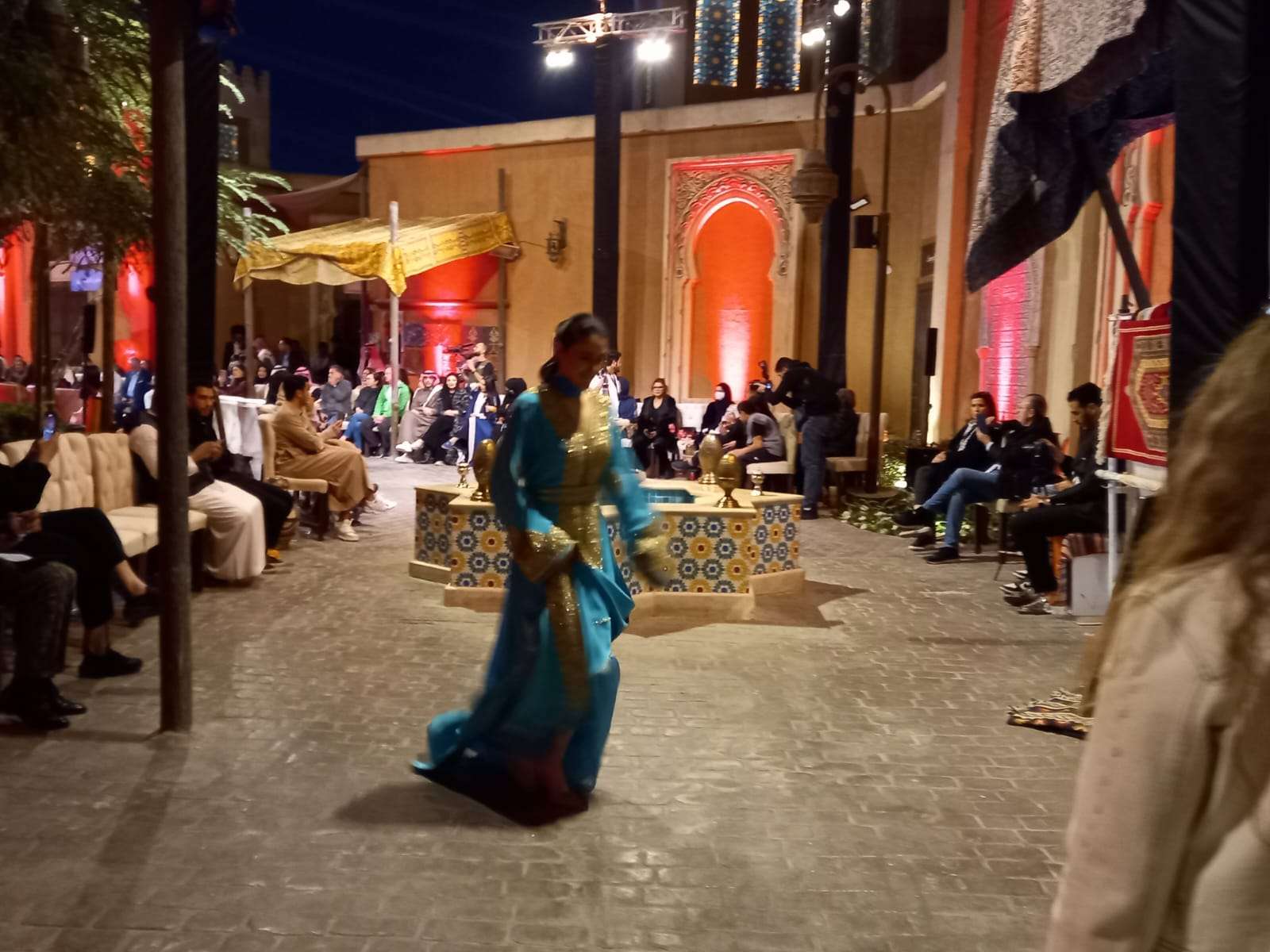 عرض أزياء