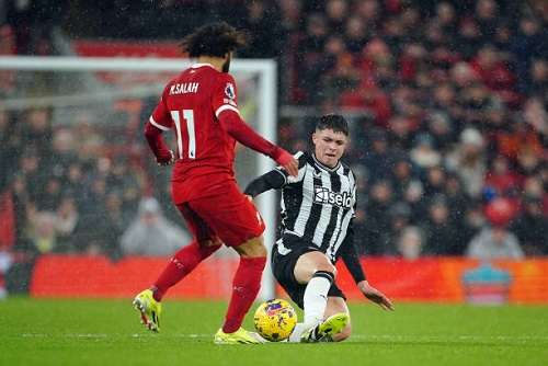 محمد صلاح يقترب من الدوري السعودي