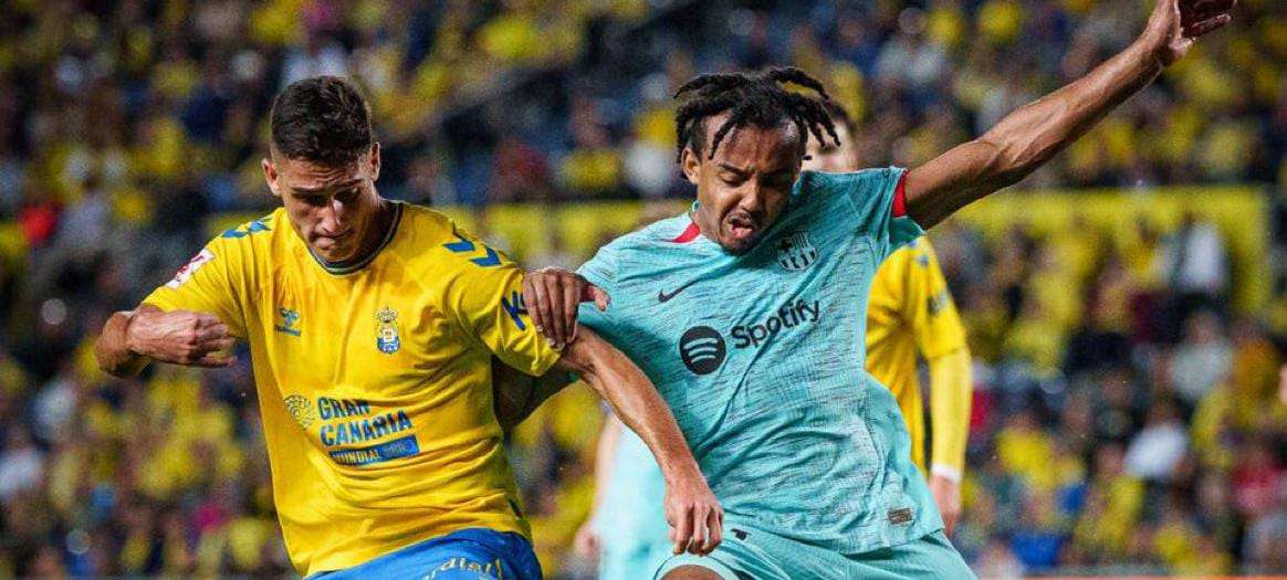 جانب من مباراة برشلونة ضد لاس بالماس