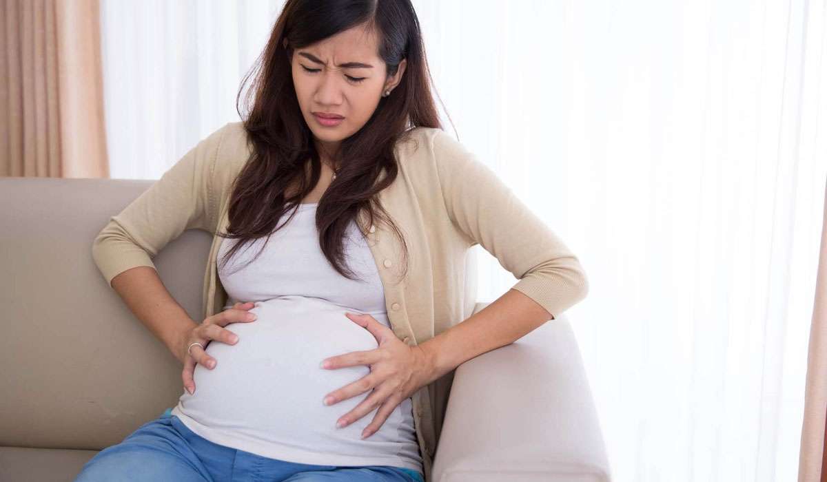 حامل في الأشهر الأخيرة وتظهر هذه العلامات .. أذهبي للطوارئ