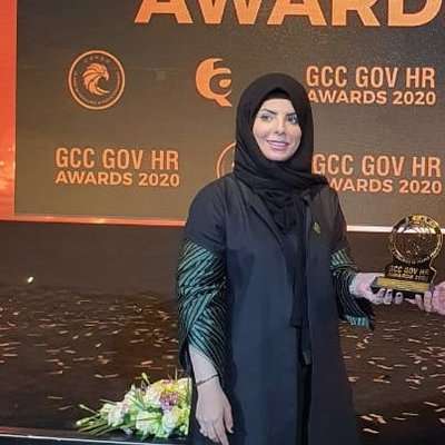 الدكتورة سارة العتيبي تبتكر عصا إلكترونية للمكفوفين