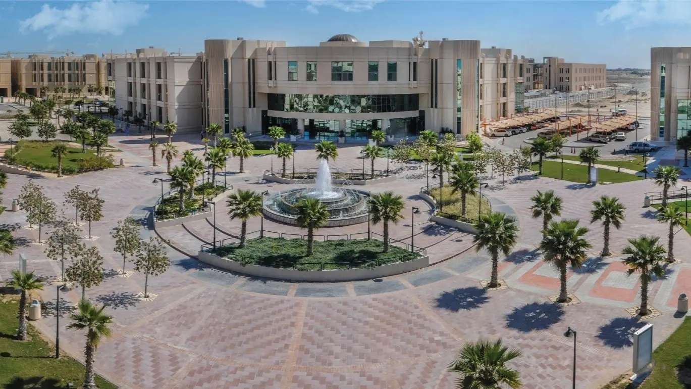جامعة الإمام عبد الرحمن بن فيصل تحتفي بدرو الابتكار في دعم رؤية 2030.. إليك التفاصيل