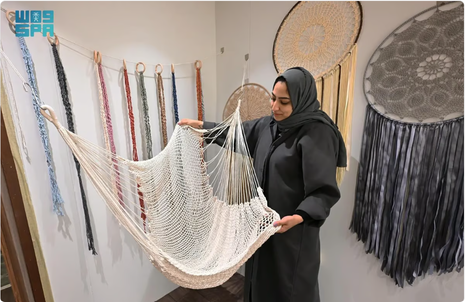 فنانة سعودية