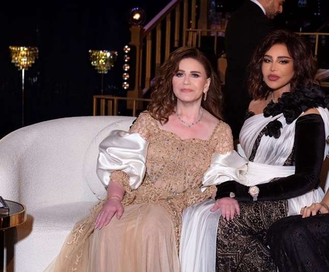 &laquo;أنا بعشقك&raquo;.. ديو غنائي يجمع أحلام وميادة الحناوي