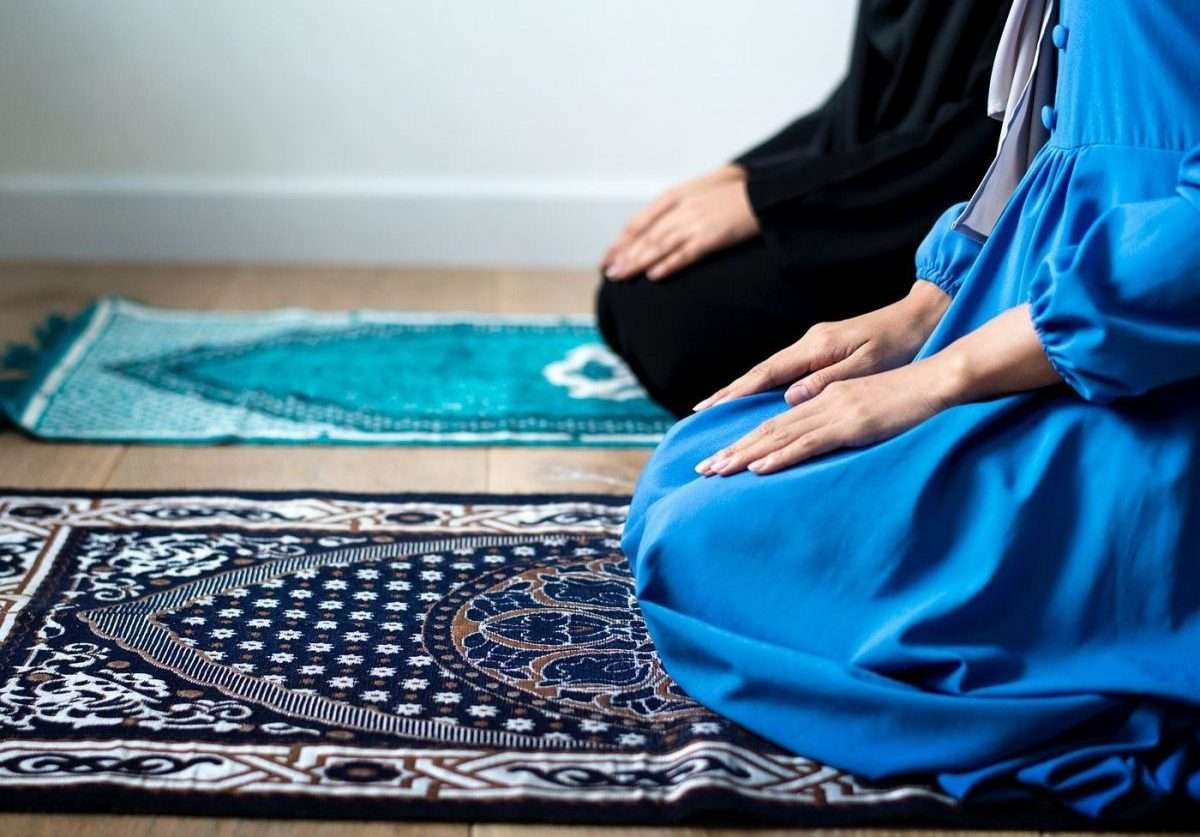 صلاة المرأة - صورة تعبيرية