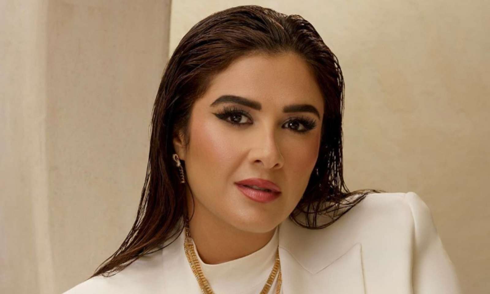 بكاء ياسمين عبدالعزيز يثير قلق الجمهور.. فما السبب؟ (فيديو)