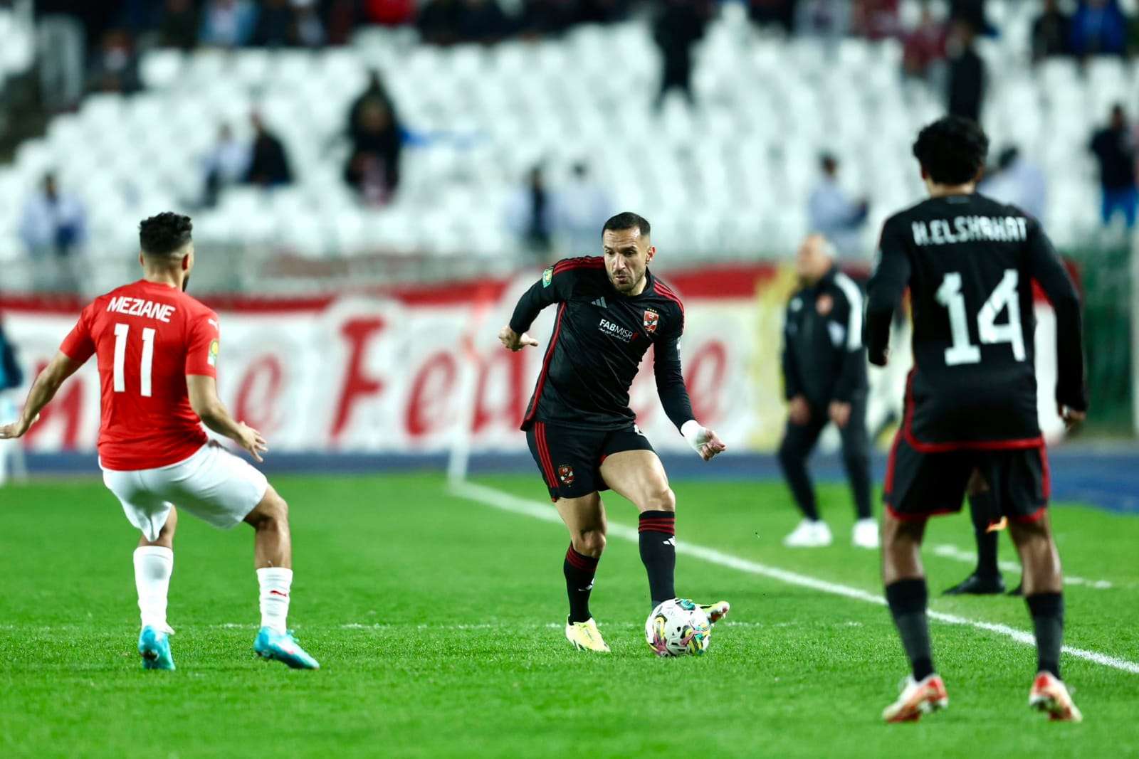 جانب من مباراة الأهلي المصري وشباب بلوزداد الجزائري في دوري أبطال أفريقيا