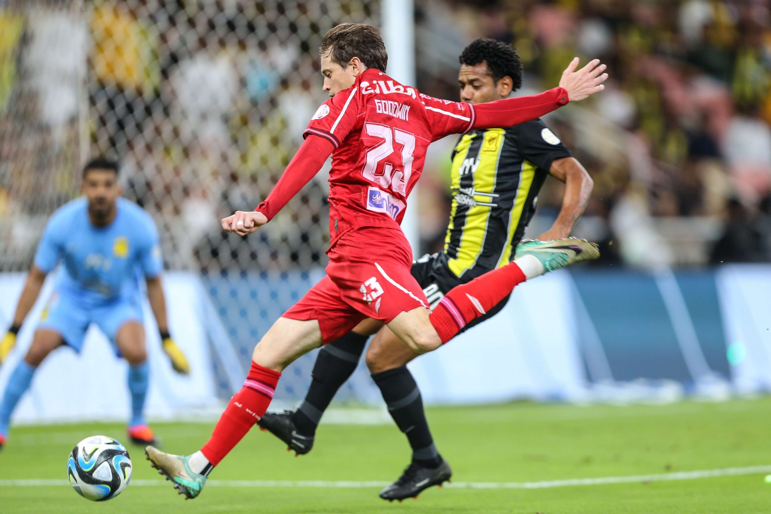 جانب من مباراة الاتحاد والوحدة في الدوري السعودي