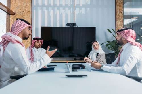 العمل