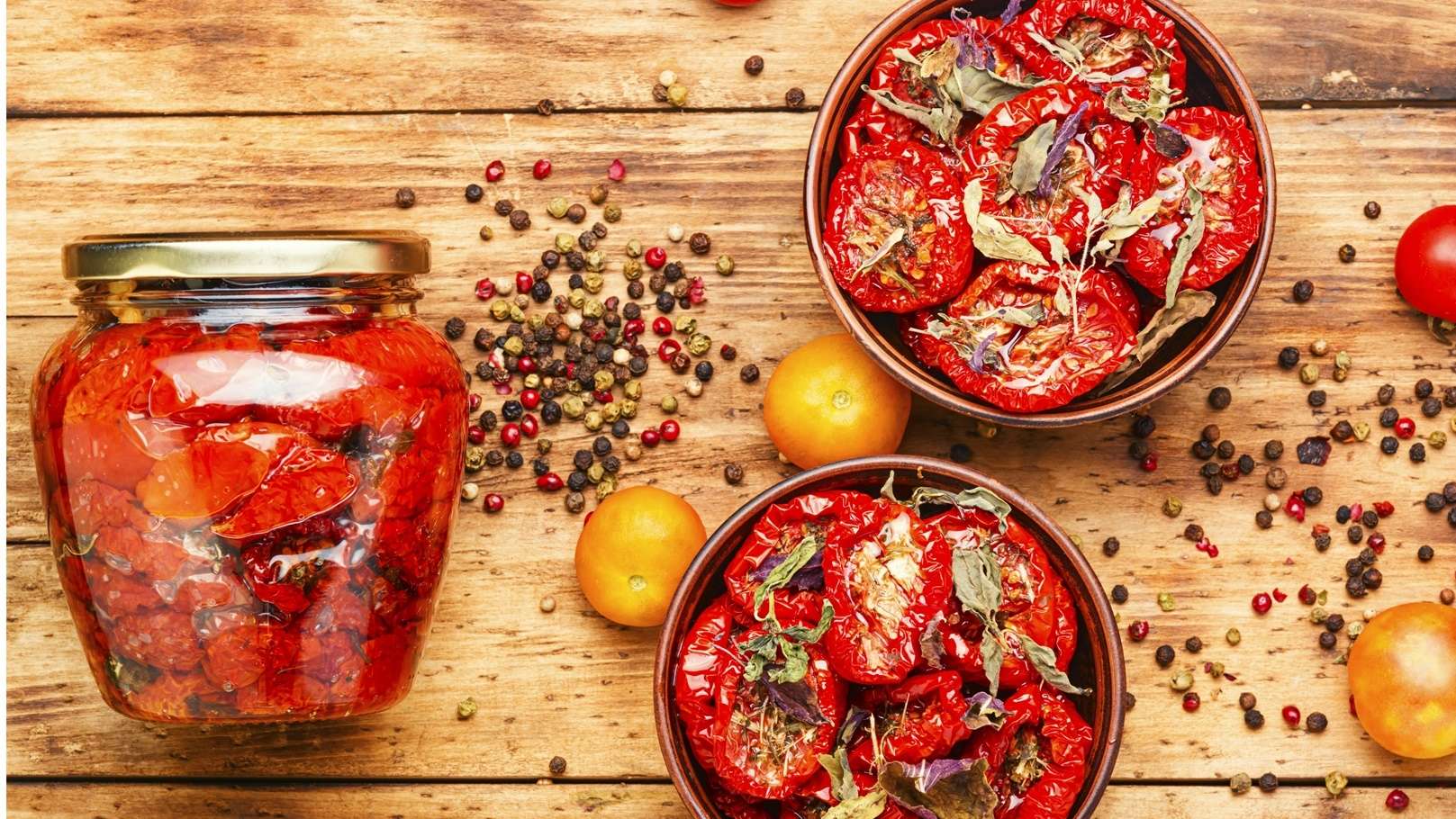 طريقة عمل البندورة المجففة