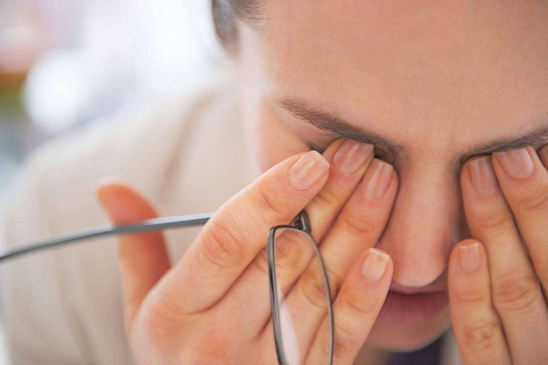علامات في العين تشير إلى الإصابة بجلطة