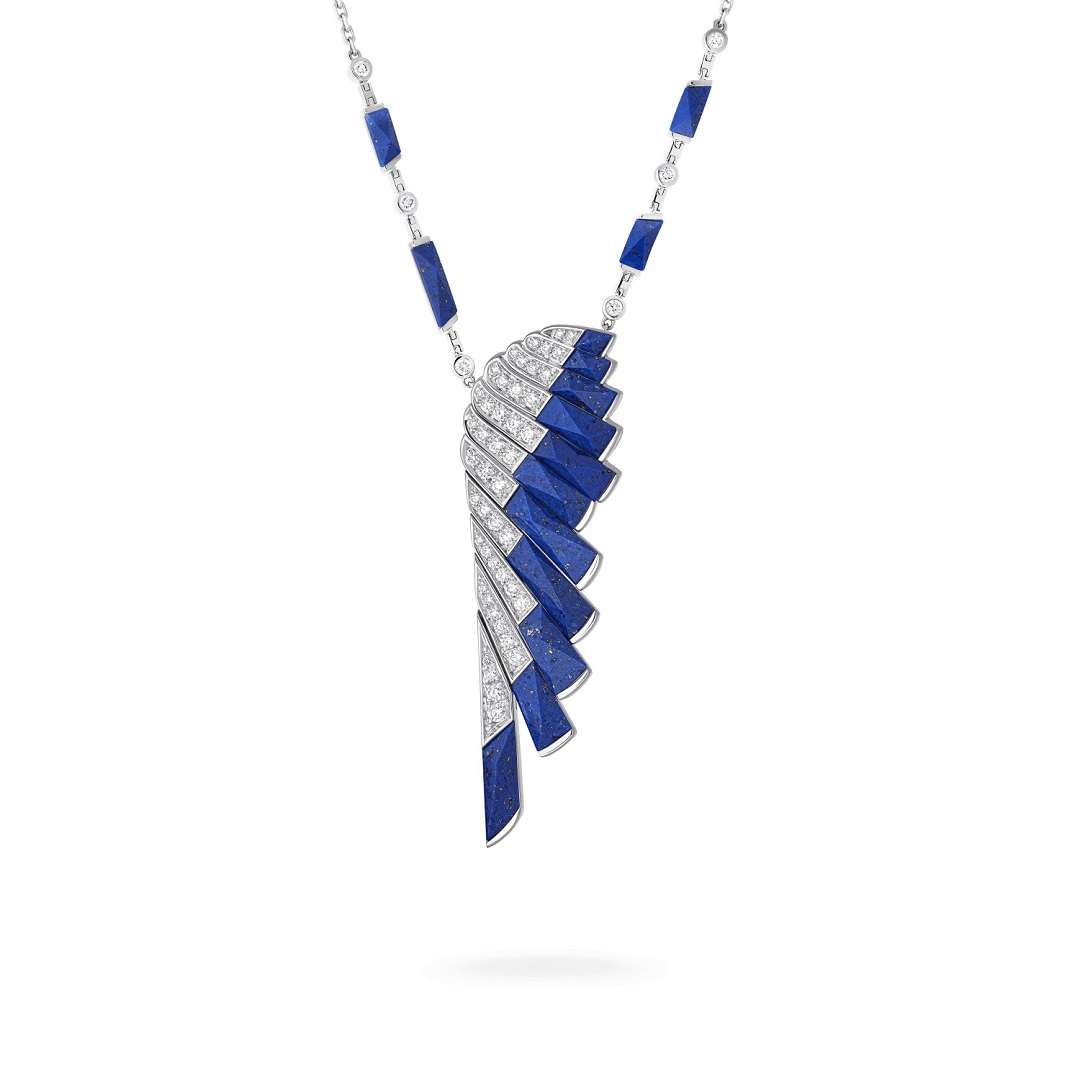 قلادة Wings Rising من «Garrard»