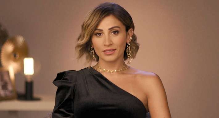 الفنانة دينا الشربيني