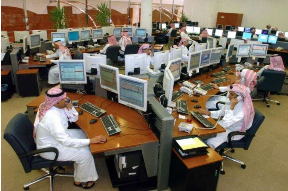 أول شركة سعودية تتخذ قرار تقليل أيام العمل إلى 4 أيام في الأسبوع.