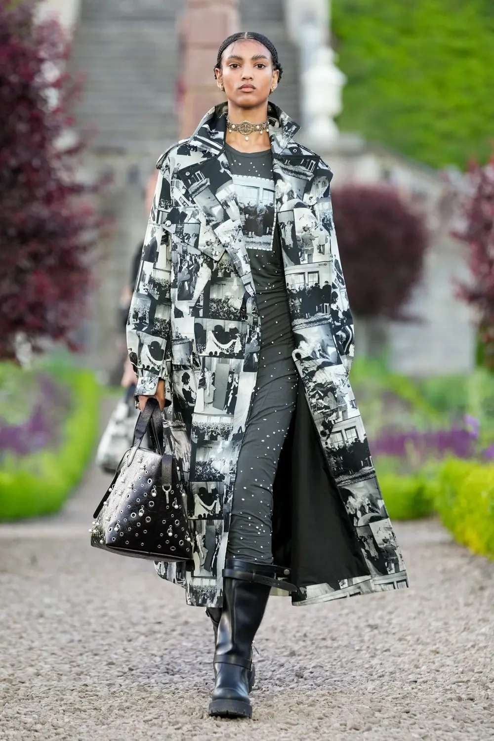 بعد غياب 70 عاما.. دار Dior العريقة تعود إلى اسكتلندا بعرض أزياء مميز