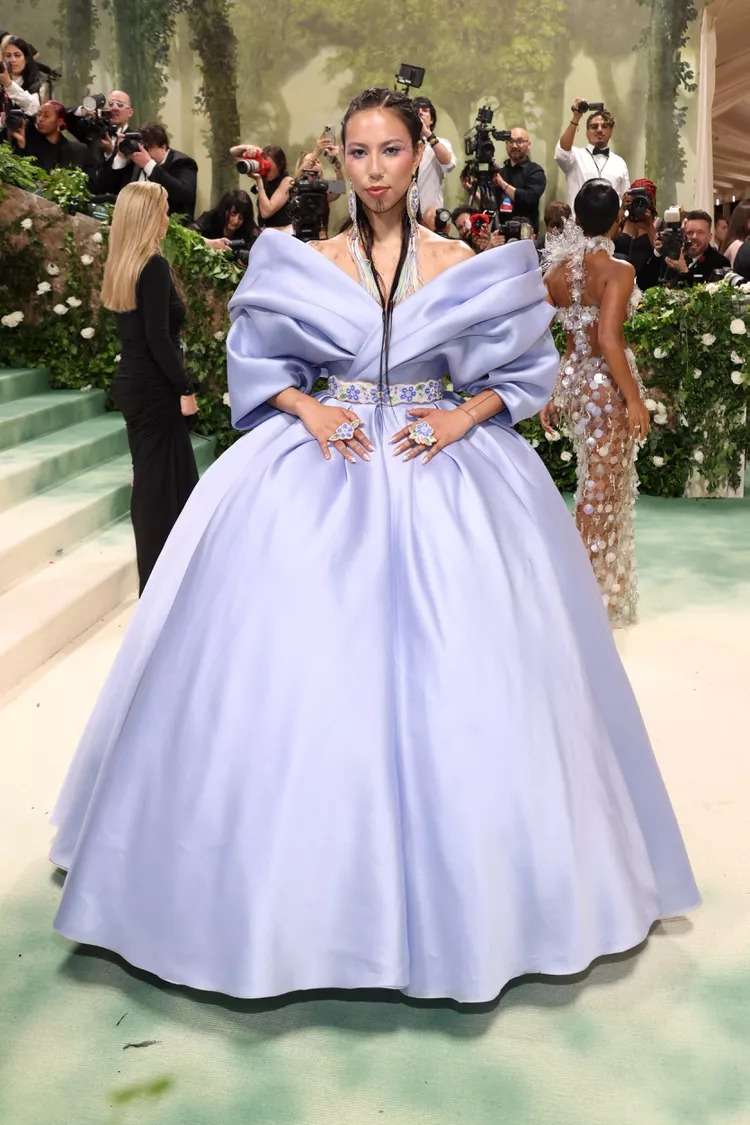 إطلالات مميزة وأنيقة لليلة الزفاف من  حفل Met Gala 2024