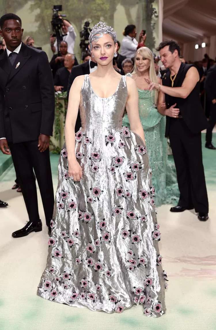 إطلالات مميزة وأنيقة لليلة الزفاف من  حفل Met Gala 2024