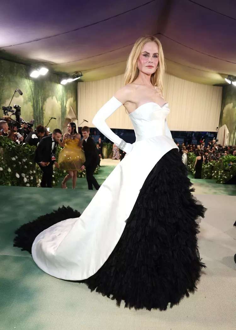 إطلالات مميزة وأنيقة لليلة الزفاف من  حفل Met Gala 2024