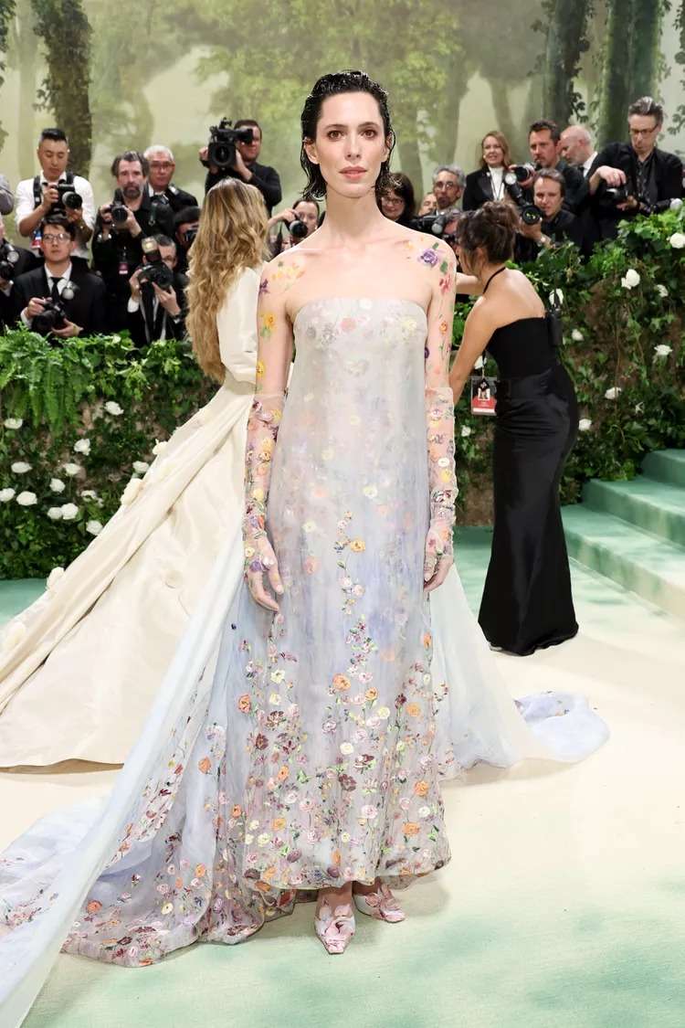 إطلالات مميزة وأنيقة لليلة الزفاف من  حفل Met Gala 2024